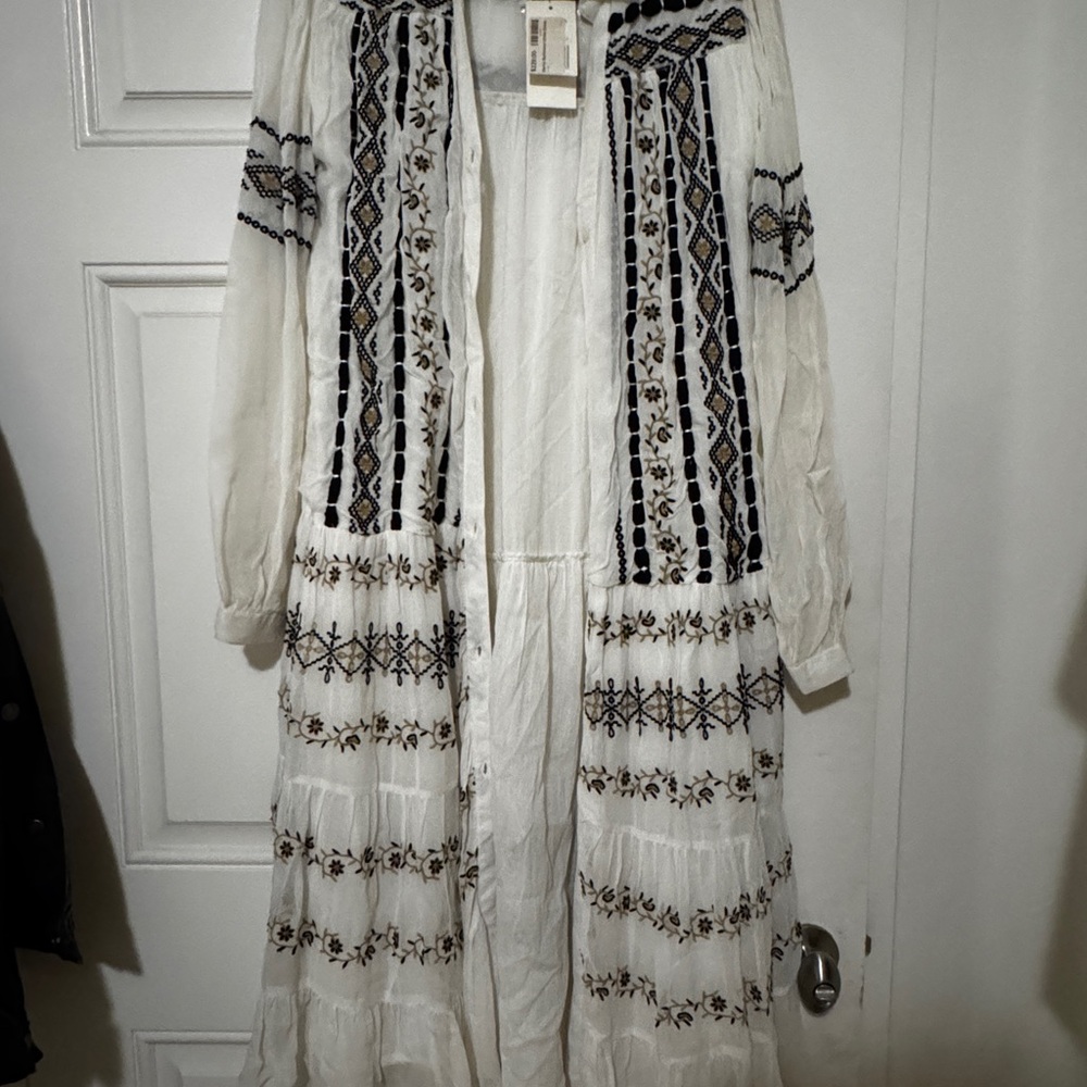 Embroidered Long Sleeve White Dress